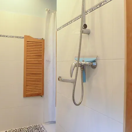 Peaceful Escape In Vakantiehuis